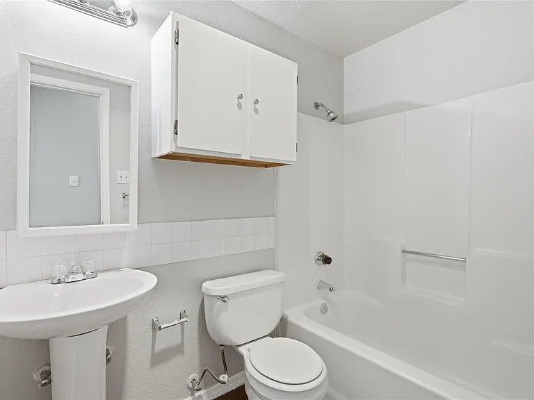 2405 W Slaughter Ln — Photo 12