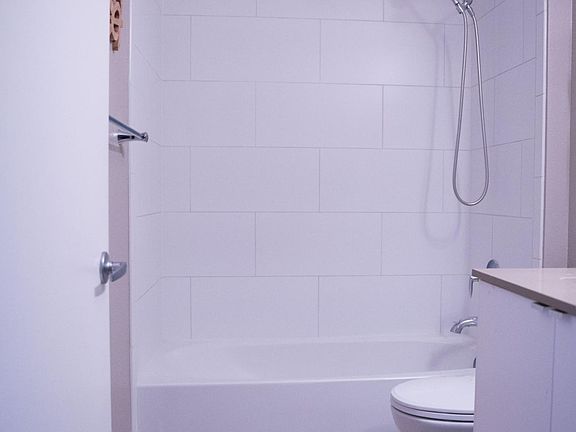 4th image of 206 Shoreline Ct