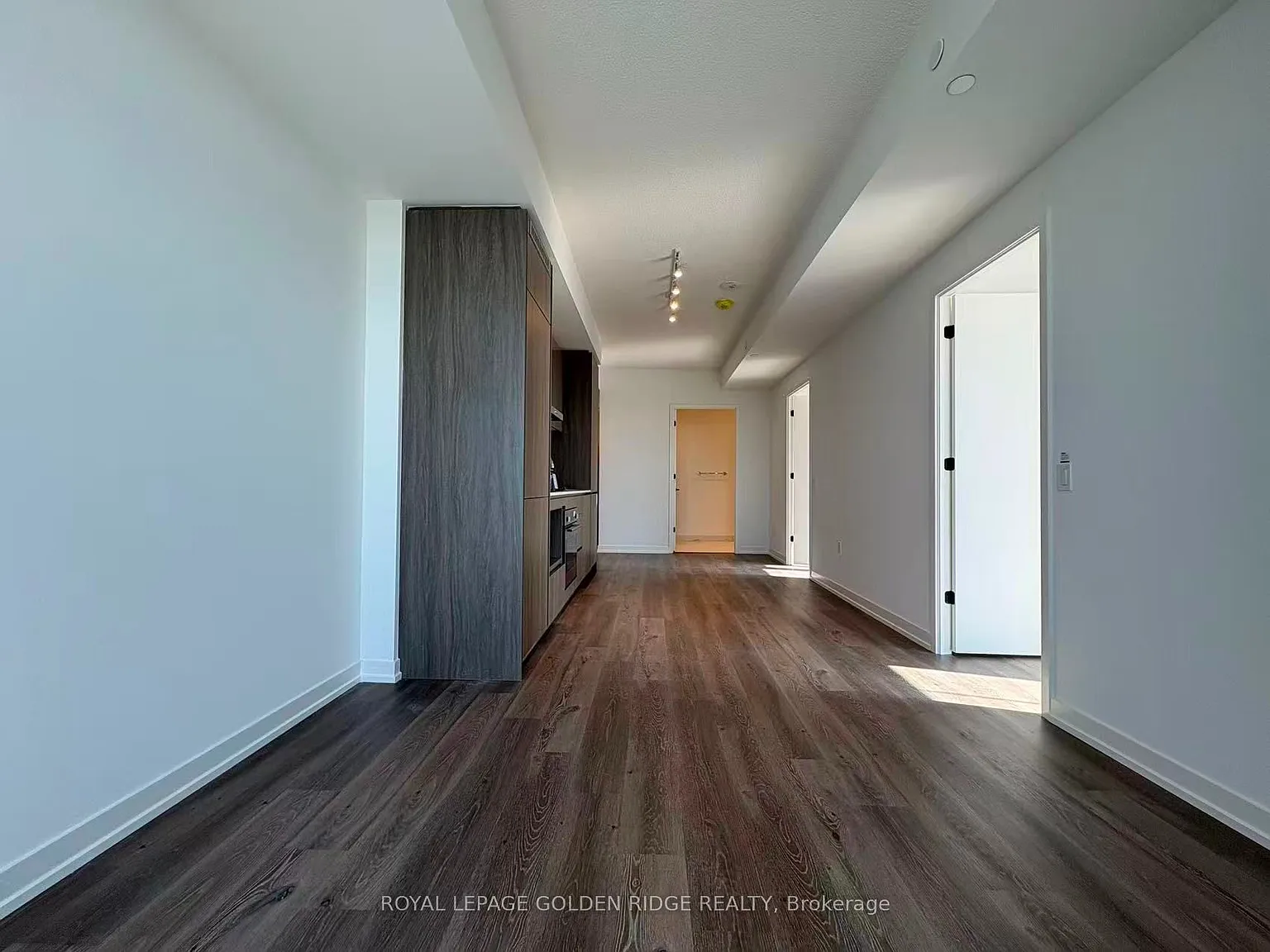 Festival Condominiums Tower D — Photo 4
