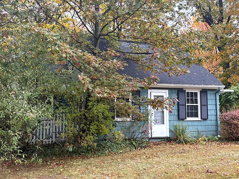 7050 Old Mill Rd — Photo 3