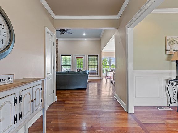 5th image of 2472 Cedar Hill Dr
