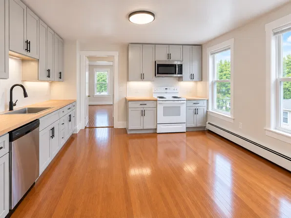 6 Mount Pleasant St #6, Newmarket, NH 03857