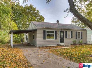 7229 N Ridge Dr, Omaha, NE 68112