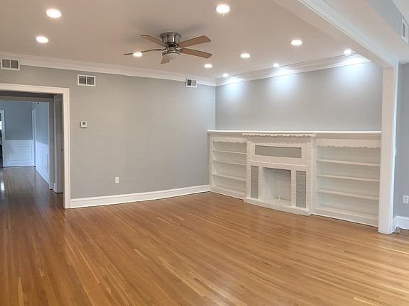 5th image of 5234 N Sawyer Ave #2