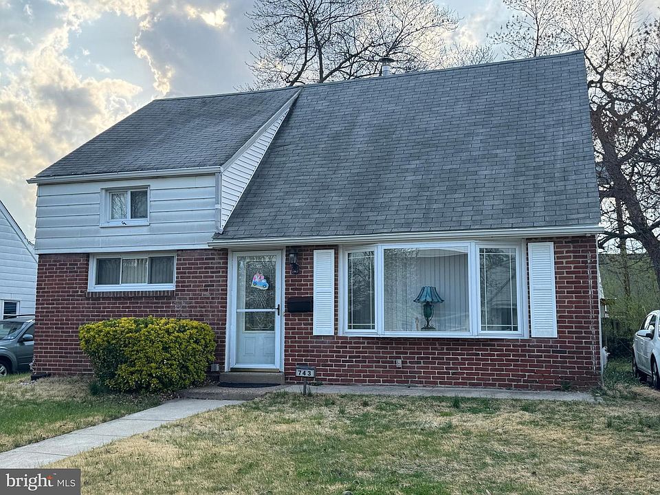 1st image of 743 Hickory Rd