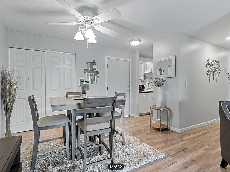 175 County Road B2 E #308 — Photo 11