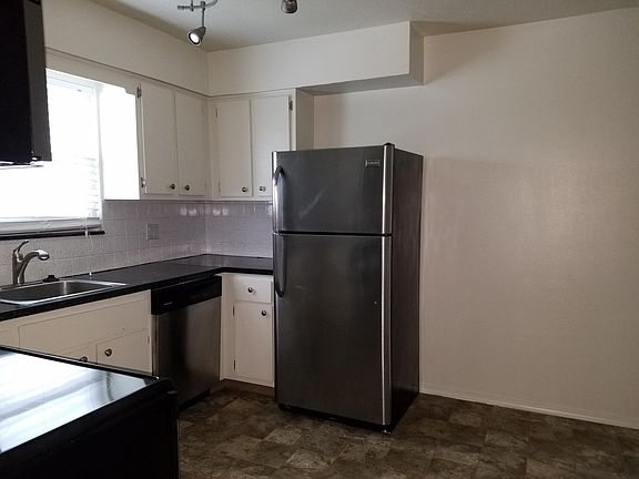 2nd image of 4414 Pennsylvania Ave APT 04