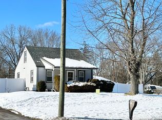 15711 Inkster Rd, Livonia, MI 48154