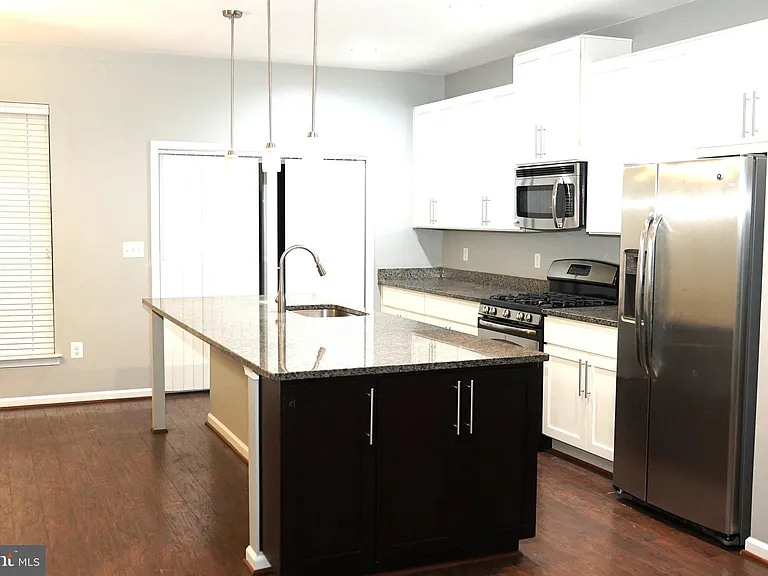 22410 Glenbow Way — Photo 4