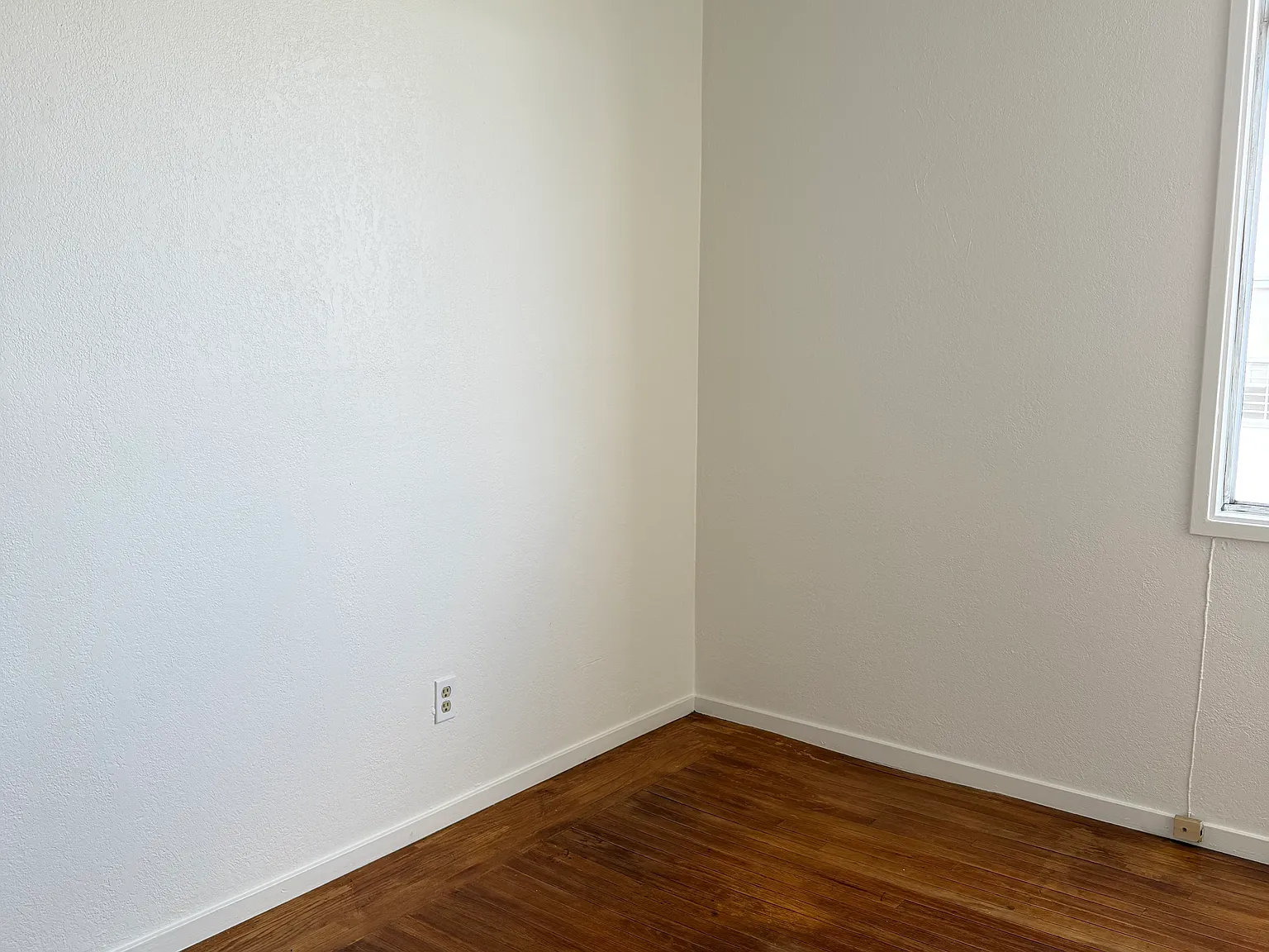 1 bed, 700 sqft, $1,800 — Photo 4