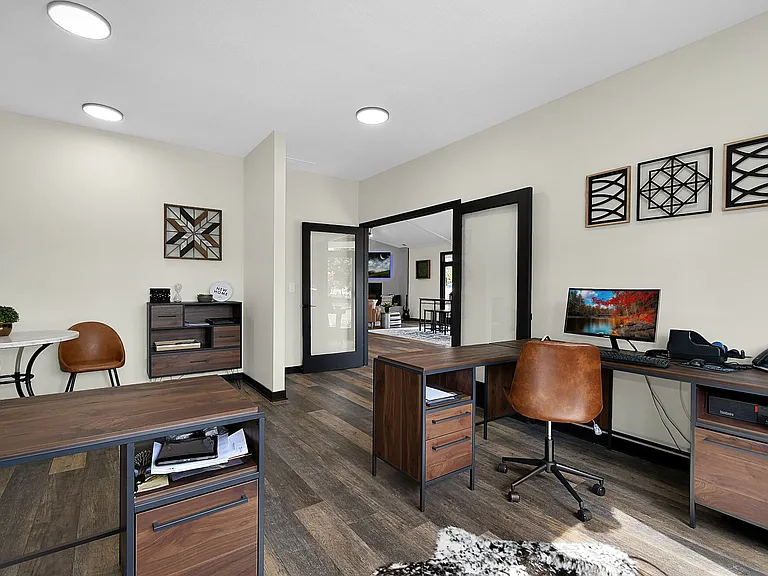 Fountain Place Apartments — Photo 43