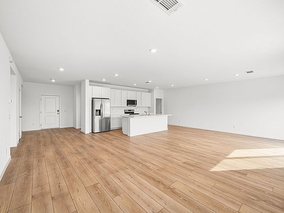 4 web or mls Lennar 287 Sam Way 04