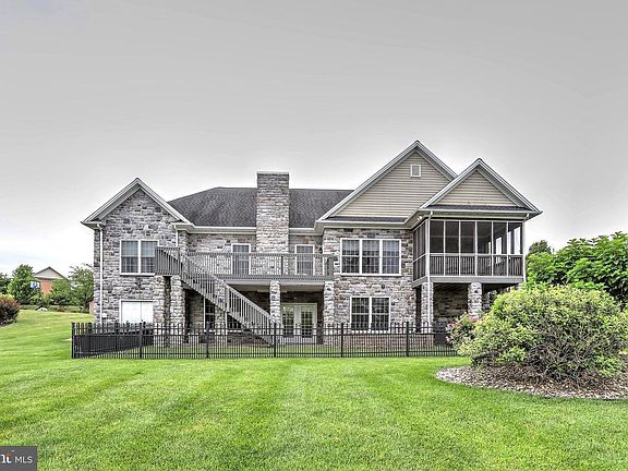 2nd image of 118 Moonlight Dr