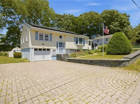 10 Kerins Ter, Newport, RI 02840