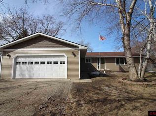 1707 Hodgson Rd, North Mankato, MN 56003