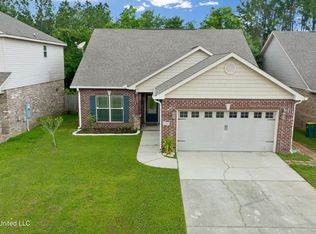 17083 Palm Ridge Dr, Diberville, MS 39540