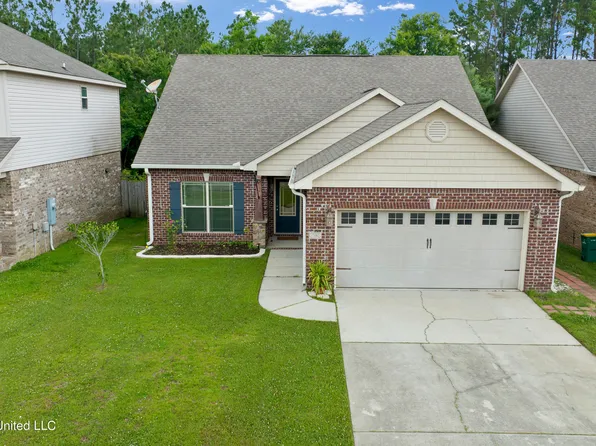 17083 Palm Ridge Dr, Diberville, MS 39540