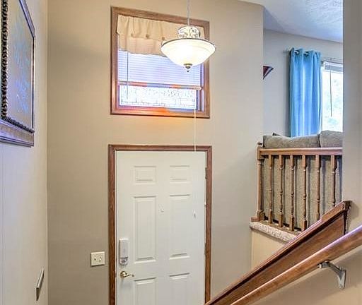 3rd image of 13009 Boyd Cir