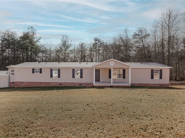 201 City Lake Dr, Pickens, SC 29671