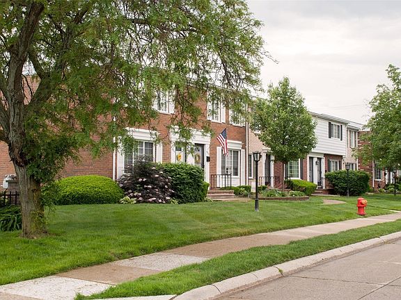 2nd image of 6-4820 Mansfield Ave #6