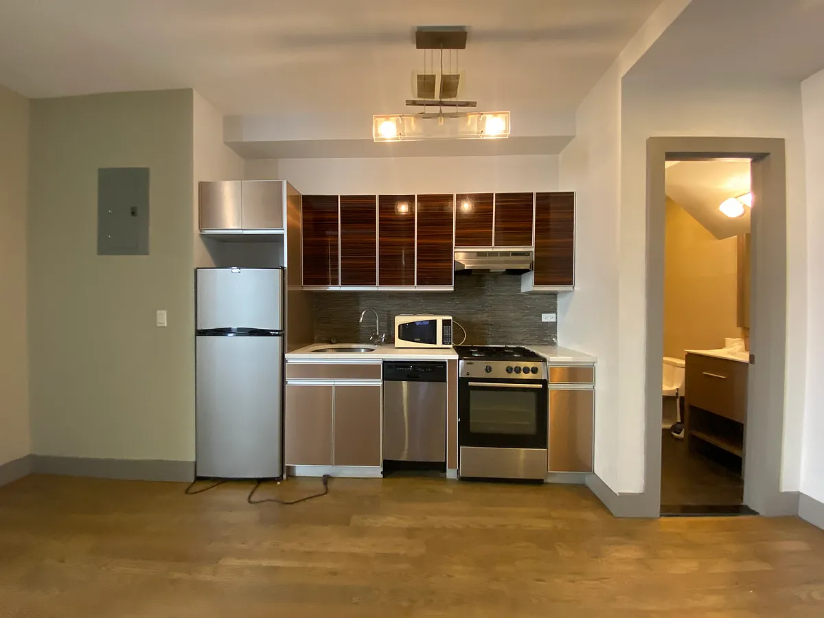 Building Photo - 317 Knickerbocker Ave #3B