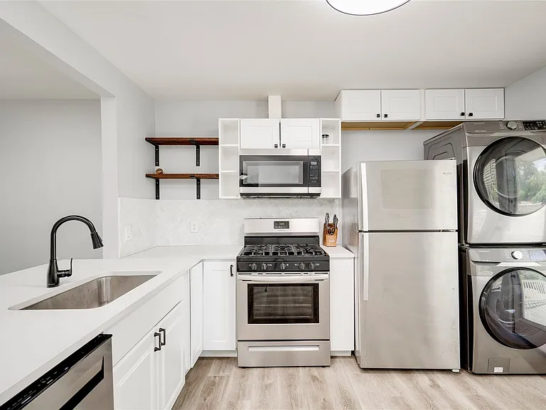 1400 Marcus Pl #B — Photo 24