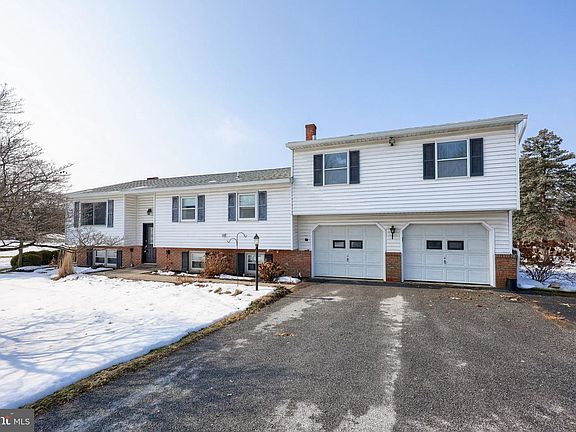 2nd image of 3018 Steinruck Rd