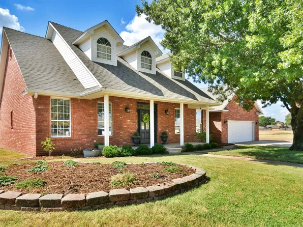 2206 Meadow Lark Dr, Duncan, OK 73533