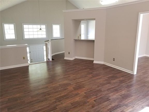5th image of 3110 Goldenrod Ln SW