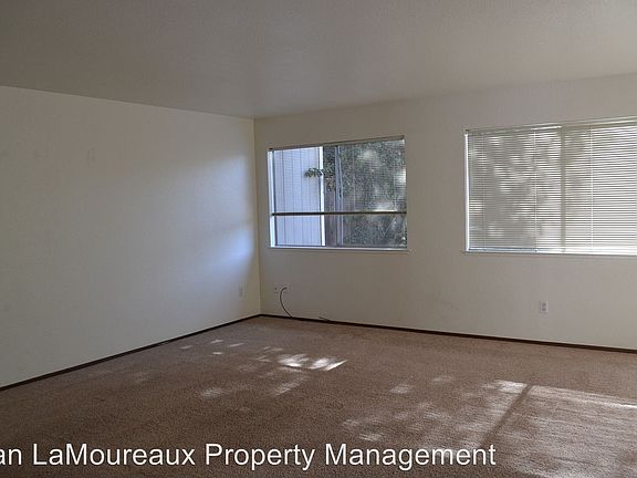 2nd image of 450 Thomas St APT B