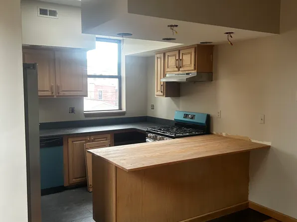 1313 Sheffield St Floor 2, Pittsburgh, PA 15233