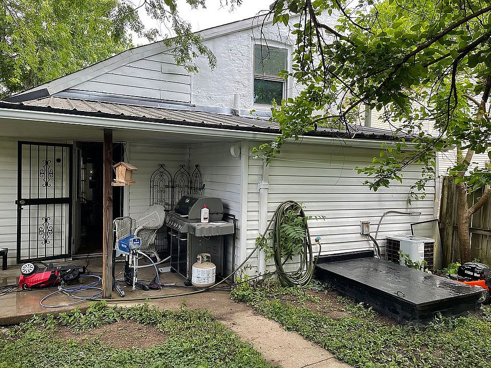 2nd image of 906 Franklin St