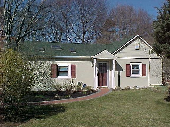 2nd image of 125 Oak Ave