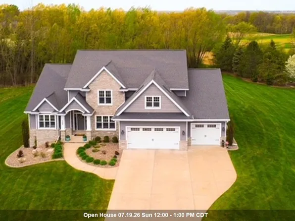 3400 Amber Ln, Green Bay, WI 54311