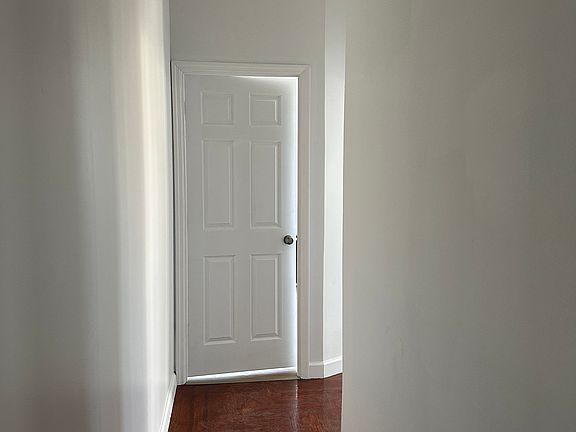 5th image of 736 Noble Ave #2F