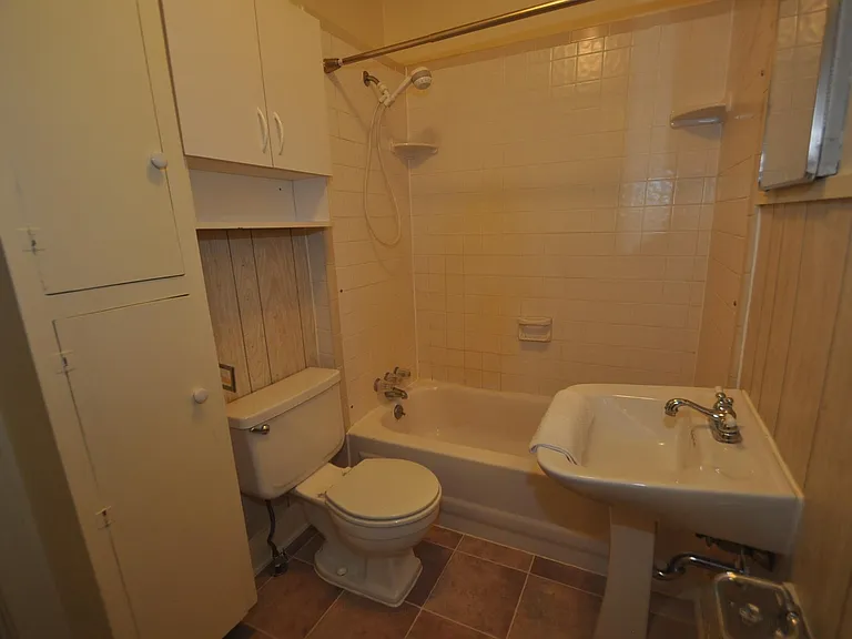 211 E Burress St — Photo 10