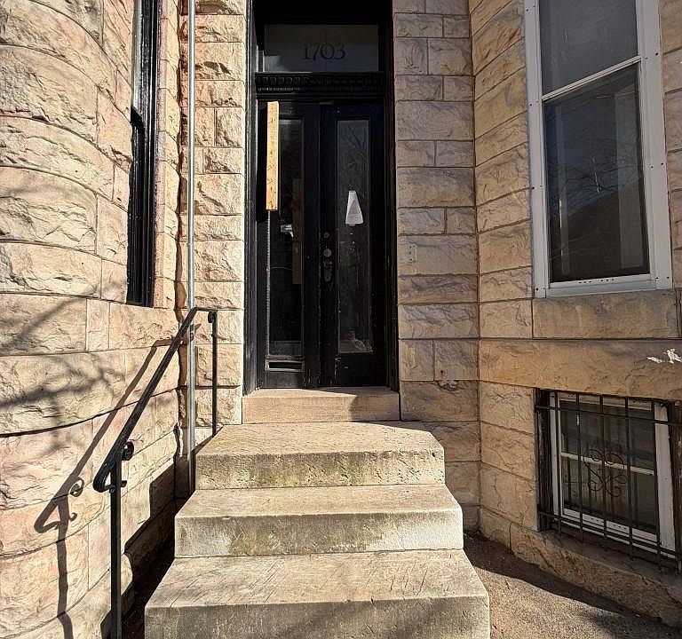 1st image of 1703 Linden Ave