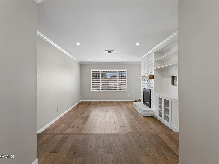 5401 E Beck Ln — Photo 6