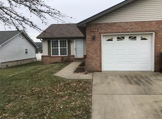 708 Carol Ann Dr, O'Fallon, IL 62269