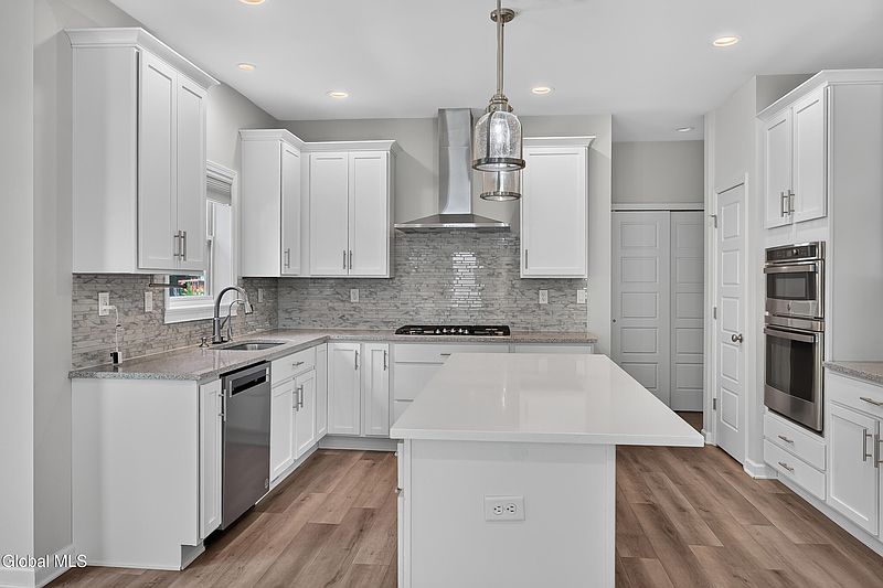 3rd image of 38 Wyatts Circle