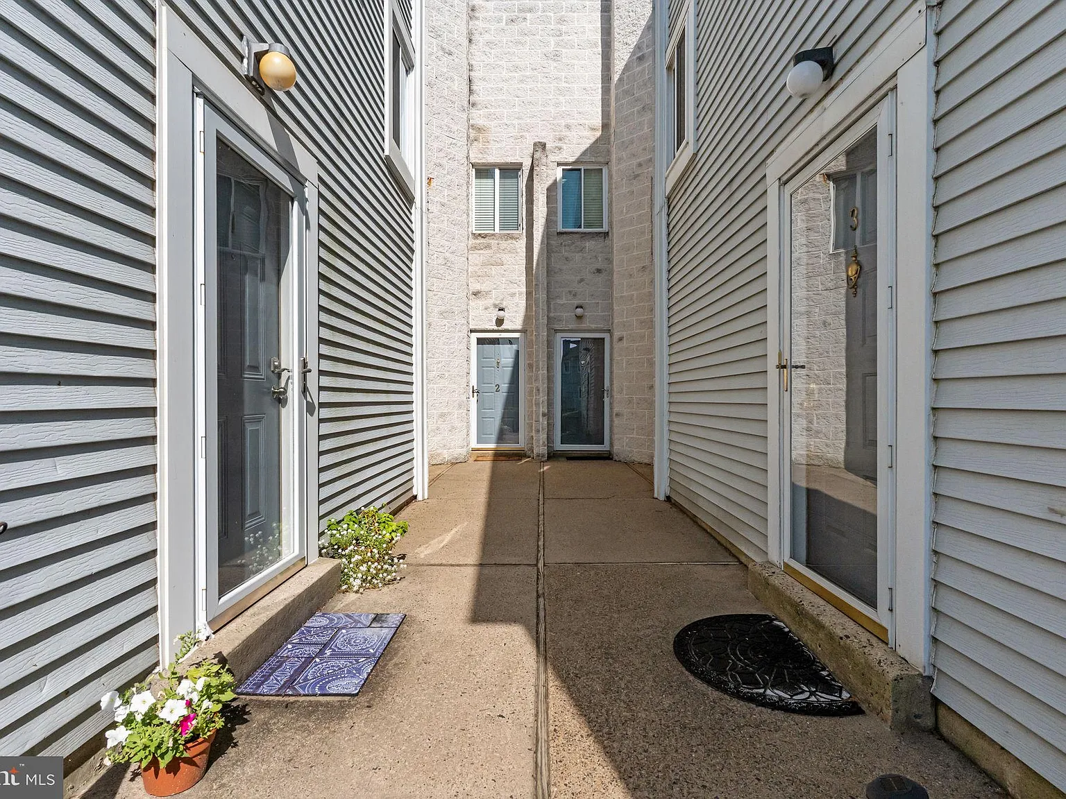 2 bed, 2.0 bath, 1340 sqft, $2,500 — Photo 3