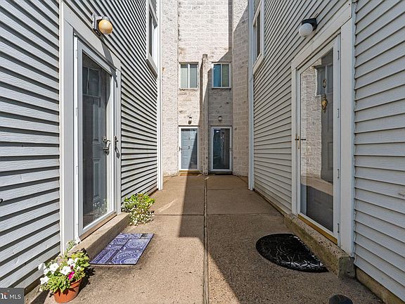 3rd image of 3 Hillcroft Way
