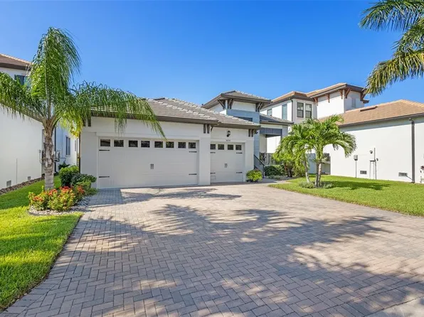 3030 Christophers Watch Ln, Ruskin, FL 33570
