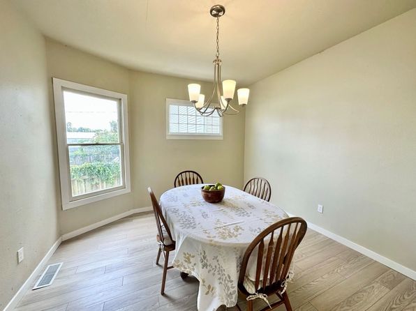 cedar-rapids-iowa-2055682336 picture