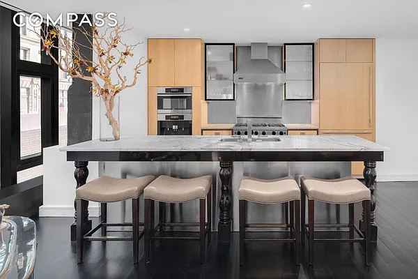 Sold by Compass | media 16