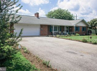 490 Starr Ave, Chambersburg, PA 17202
