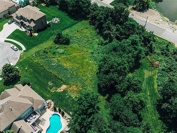 2nd image of 4412 SE Farrier Dr