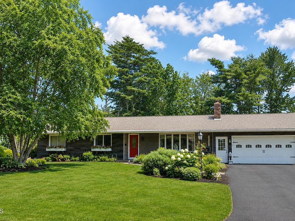 1st image of 919 Londonderry Court