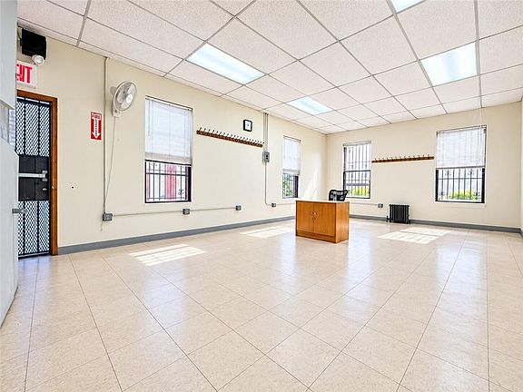 5th image of 5007 7th Ave