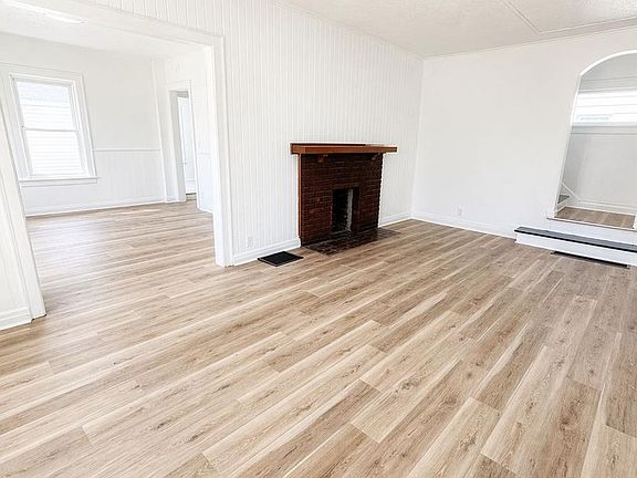 3rd image of 405 N Kenilworth Ave